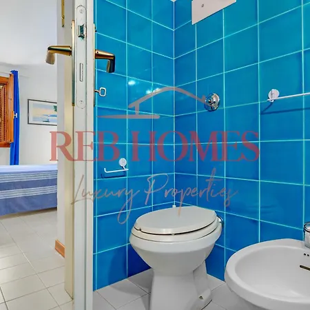 Punta Lepre Vista Mare Apartment *