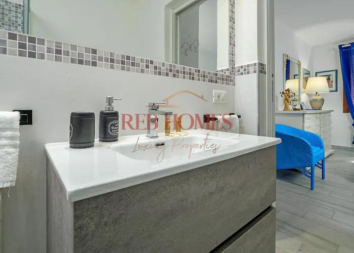 Punta Lepre Vista Mare Apartment